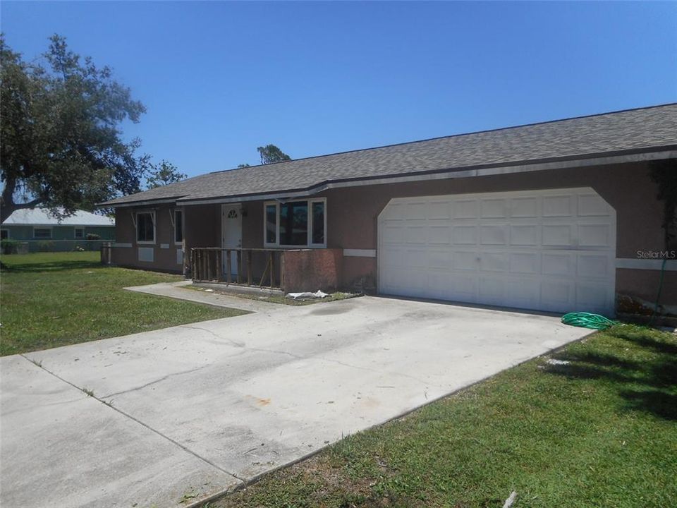 Recently Sold: $135,000 (3 beds, 2 baths, 1204 Square Feet)