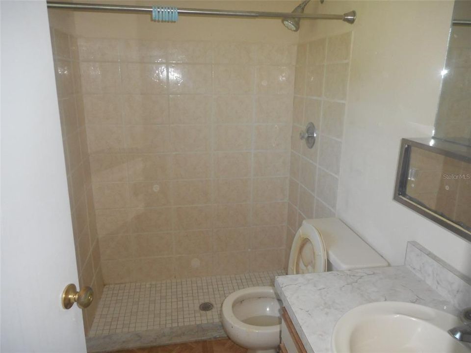 最近售出: $135,000 (3 贝兹, 2 浴室, 1204 平方英尺)