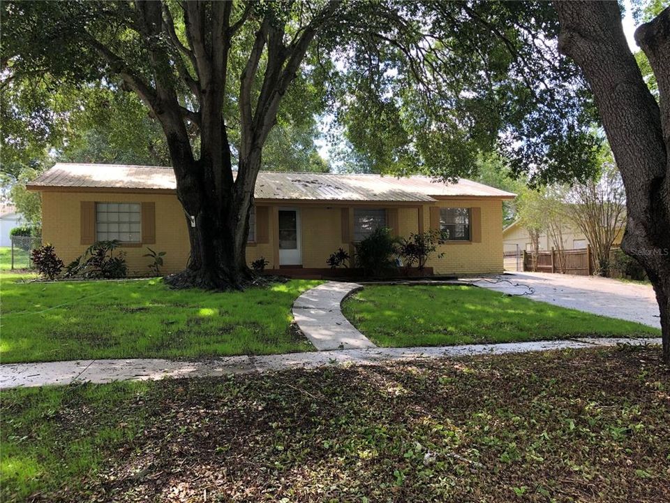 Recently Sold: $315,000 (3 beds, 2 baths, 1300 Square Feet)