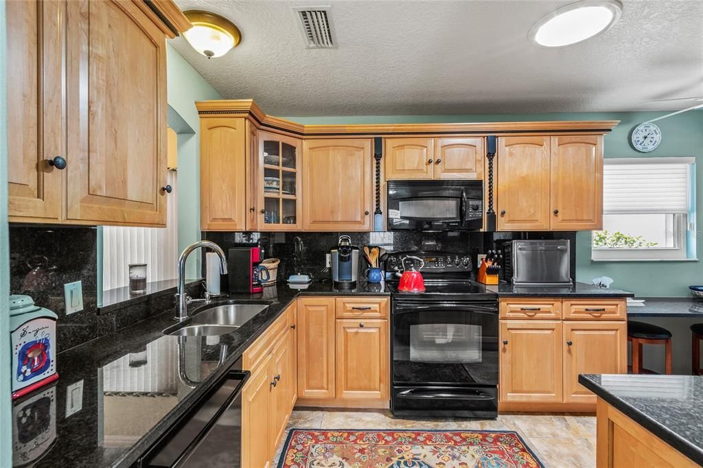 Recently Sold: $359,899 (2 beds, 2 baths, 1319 Square Feet)