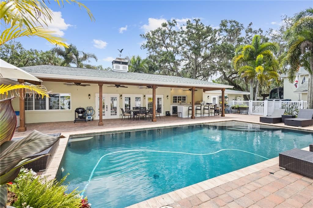 Recently Sold: $899,900 (3 beds, 3 baths, 3695 Square Feet)