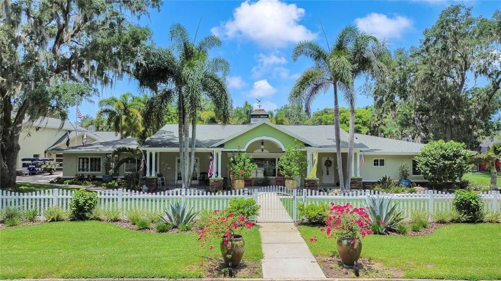 Recently Sold: $899,900 (3 beds, 3 baths, 3695 Square Feet)