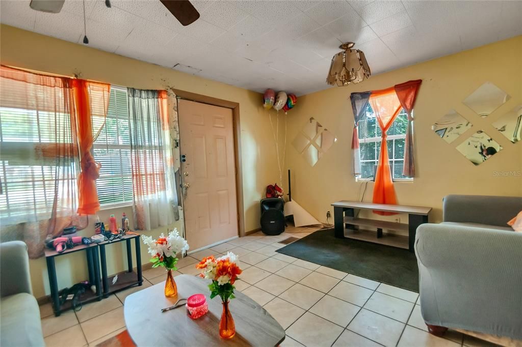 Recently Sold: $45,999 (2 beds, 1 baths, 672 Square Feet)