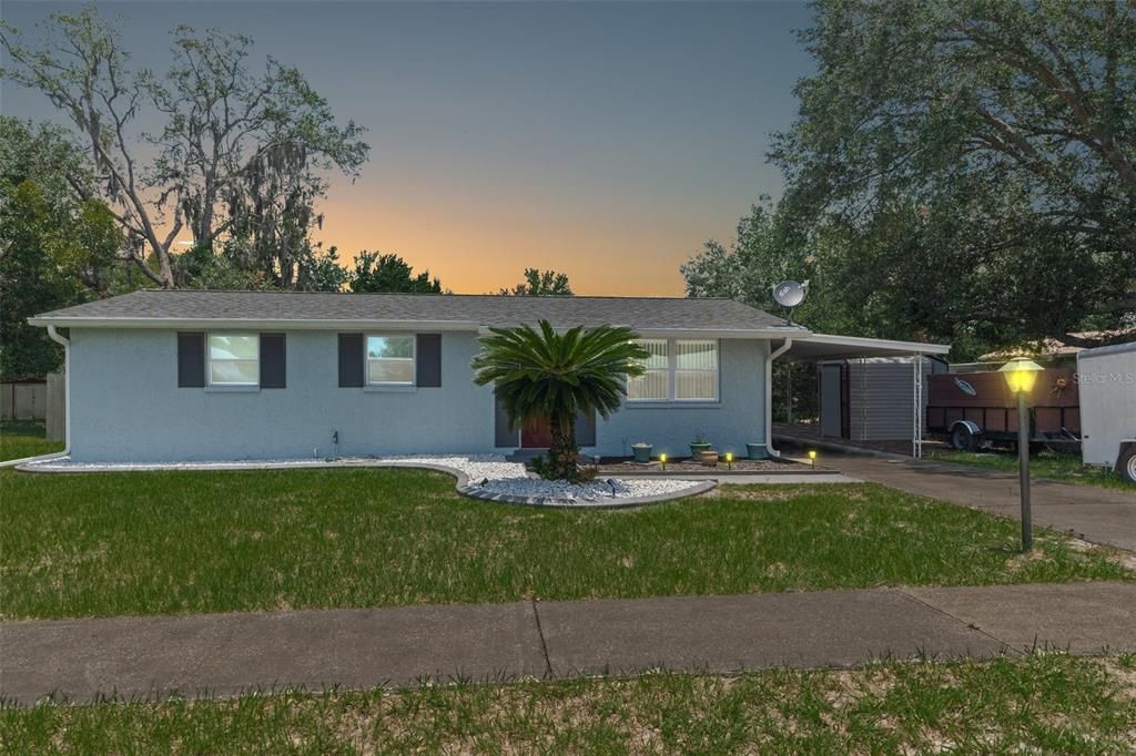 最近售出: $239,500 (2 贝兹, 1 浴室, 924 平方英尺)