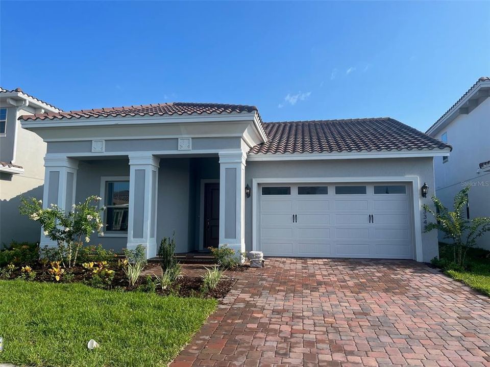 Recently Sold: $923,818 (4 beds, 3 baths, 2275 Square Feet)