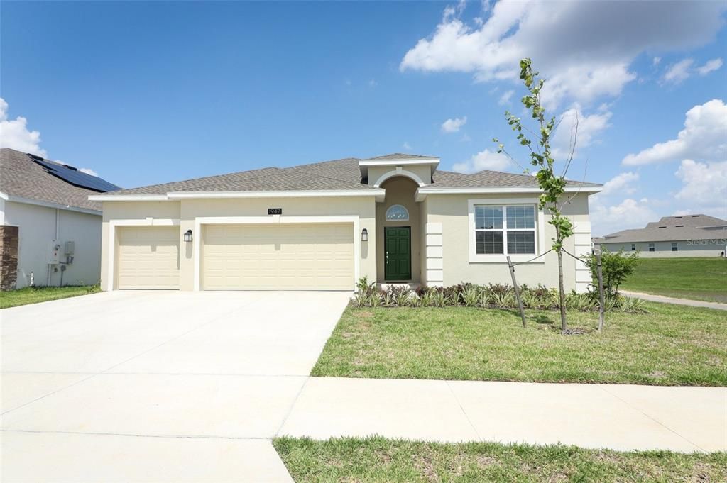 Recently Sold: $465,000 (4 beds, 3 baths, 2581 Square Feet)