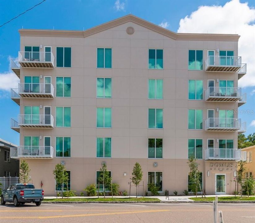 Recently Sold: $689,000 (2 beds, 2 baths, 1360 Square Feet)