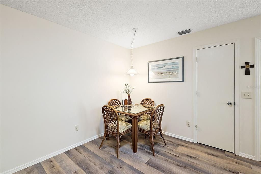 Recently Sold: $312,000 (2 beds, 2 baths, 1156 Square Feet)