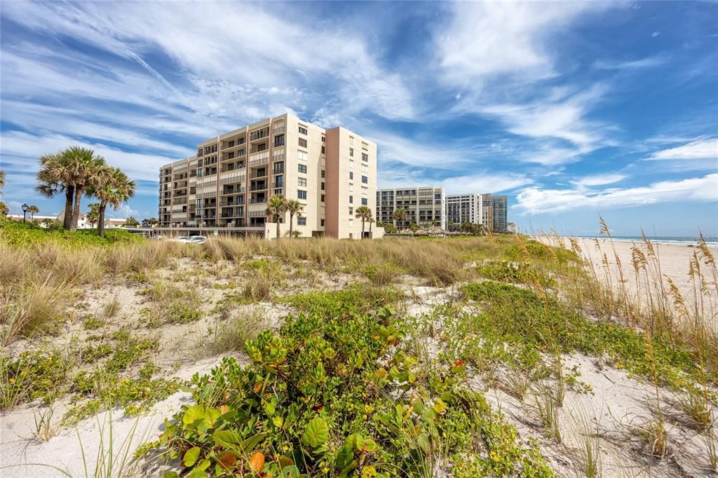 Recently Sold: $649,000 (2 beds, 2 baths, 1392 Square Feet)