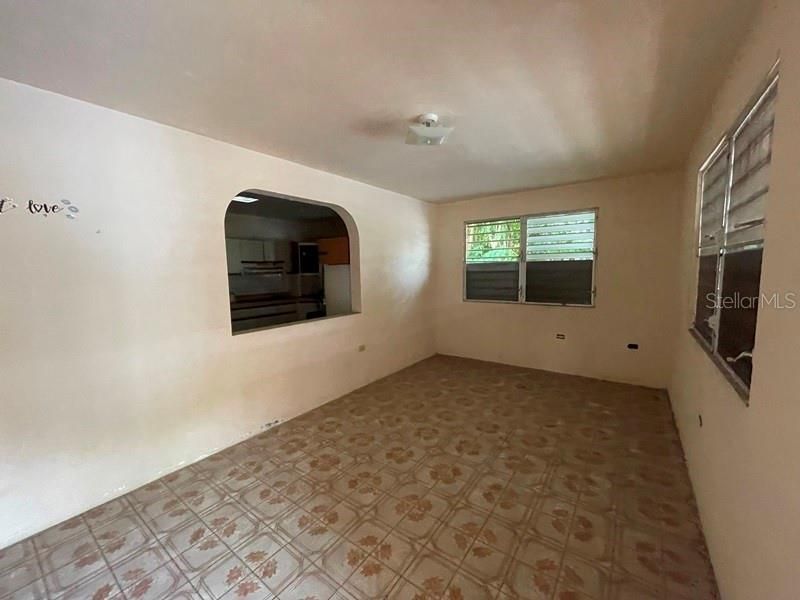 Vendido Recientemente: $94,000 (0 camas, 0 baños, 1977 Pies cuadrados)