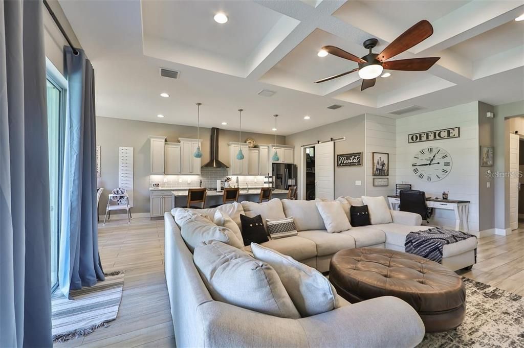 For Sale: $975,000 (3 beds, 3 baths, 2059 Square Feet)