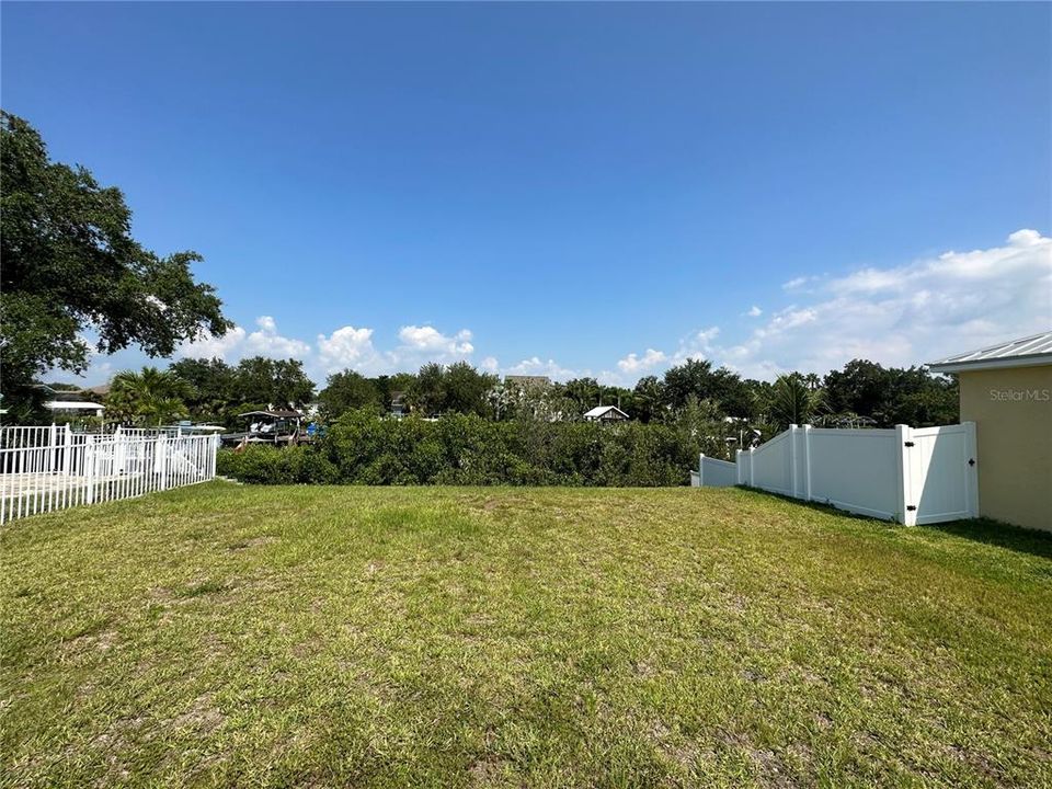 For Sale: $975,000 (3 beds, 3 baths, 2059 Square Feet)