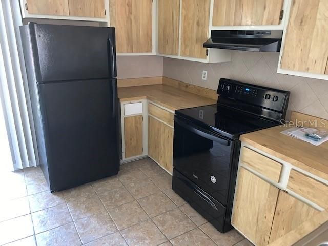 Recently Rented: $1,450 (2 beds, 2 baths, 879 Square Feet)