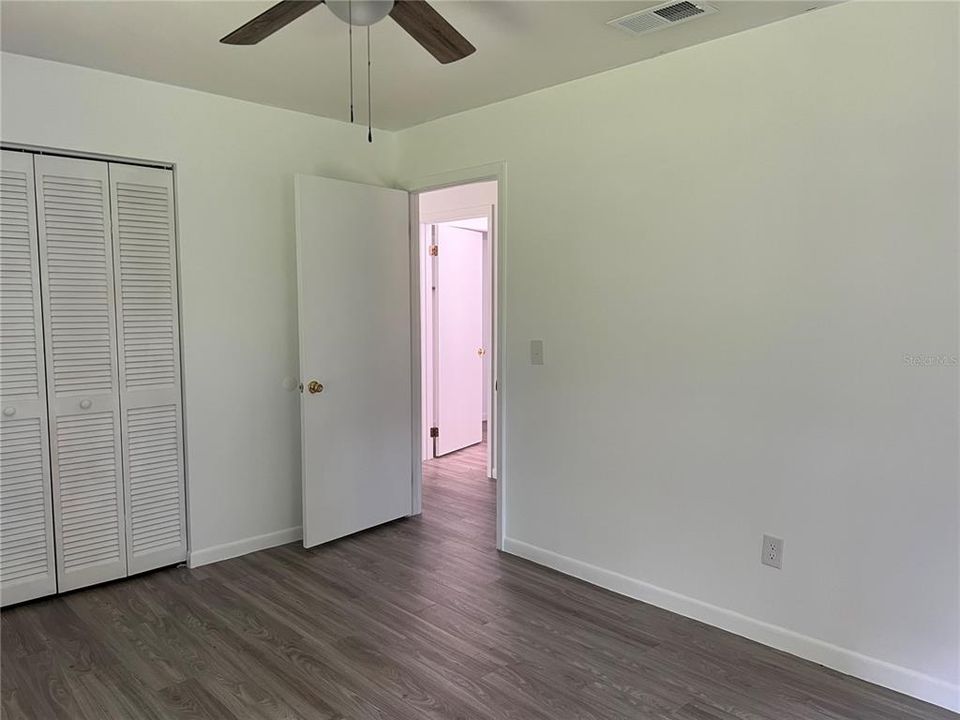 Recently Sold: $129,500 (2 beds, 1 baths, 928 Square Feet)