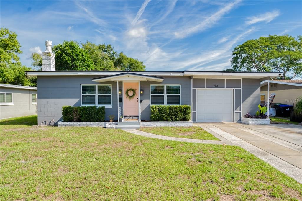 最近售出: $450,000 (3 贝兹, 2 浴室, 1600 平方英尺)