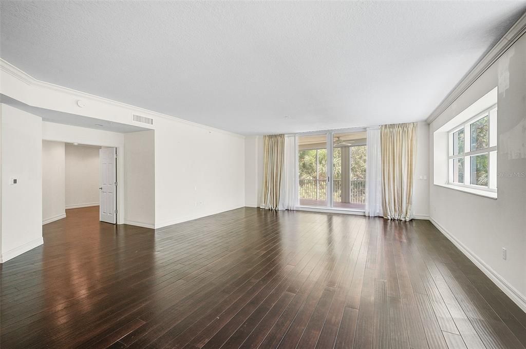 For Sale: $749,000 (3 beds, 3 baths, 3147 Square Feet)