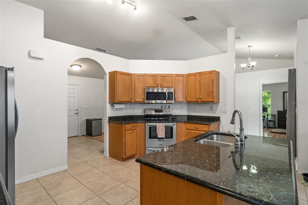 Recently Sold: $425,000 (3 beds, 2 baths, 1508 Square Feet)