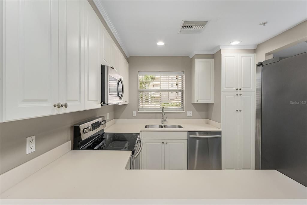 Recently Sold: $334,900 (2 beds, 2 baths, 1114 Square Feet)