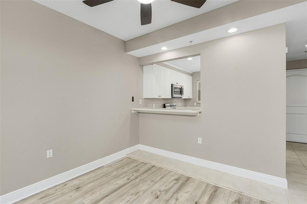 Recently Sold: $334,900 (2 beds, 2 baths, 1114 Square Feet)