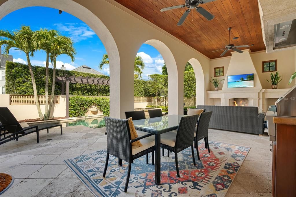 Recently Sold: $2,450,000 (4 beds, 4 baths, 5045 Square Feet)
