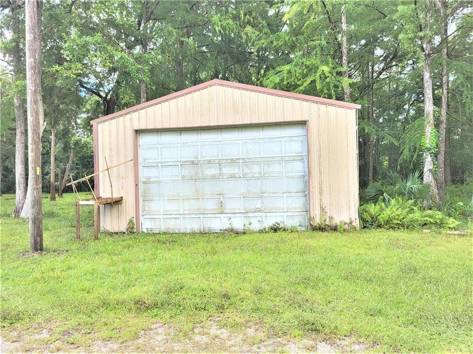 DETACHED STEEL GARAGE