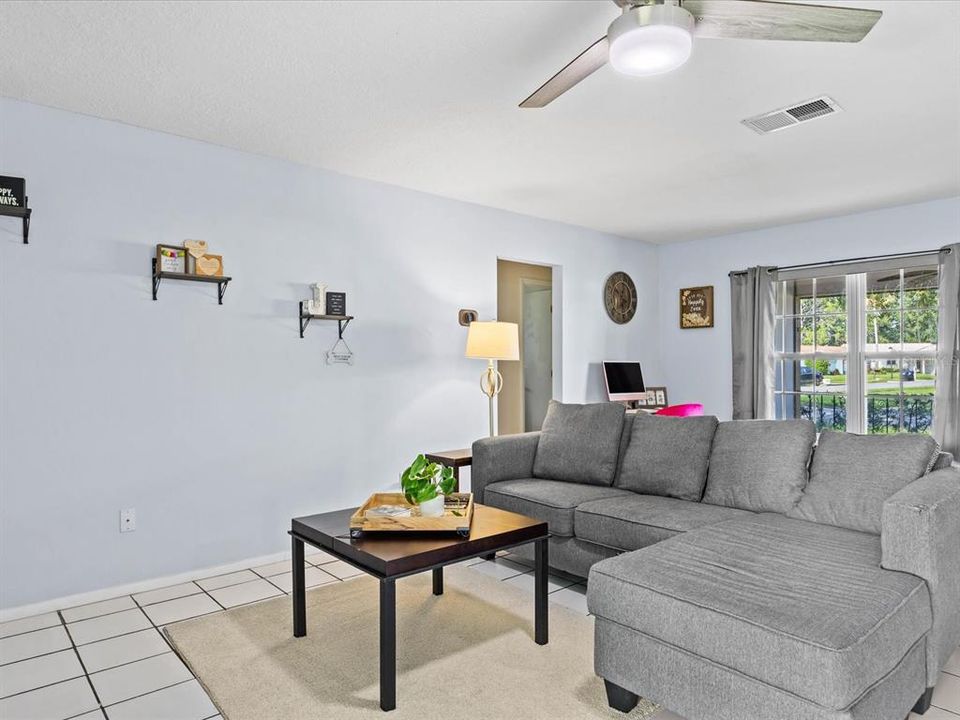 Recently Sold: $350,000 (2 beds, 2 baths, 1268 Square Feet)