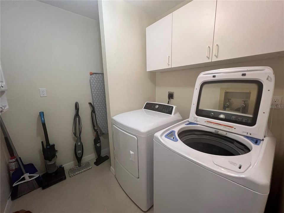 Active With Contract: $1,950 (3 beds, 2 baths, 1776 Square Feet)