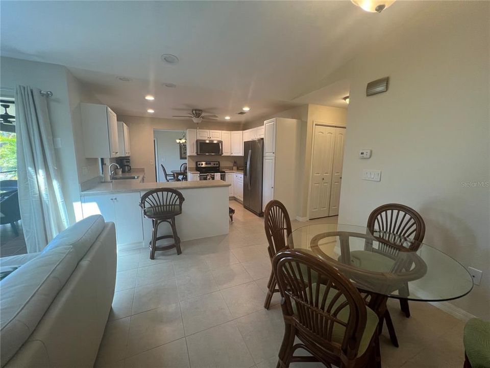 Active With Contract: $1,950 (3 beds, 2 baths, 1776 Square Feet)