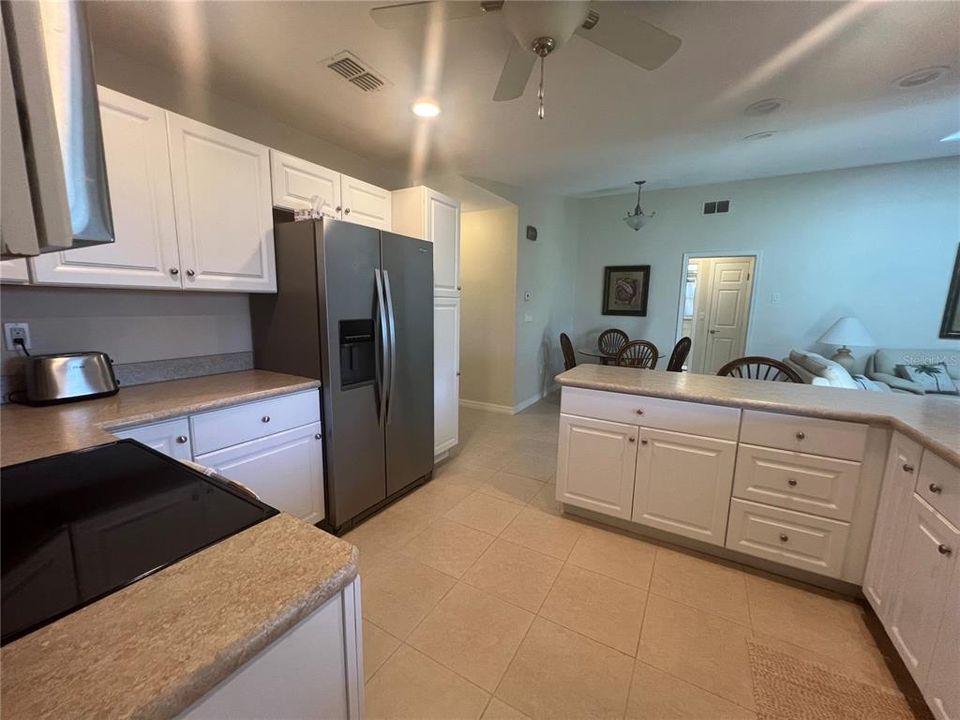 Active With Contract: $1,950 (3 beds, 2 baths, 1776 Square Feet)