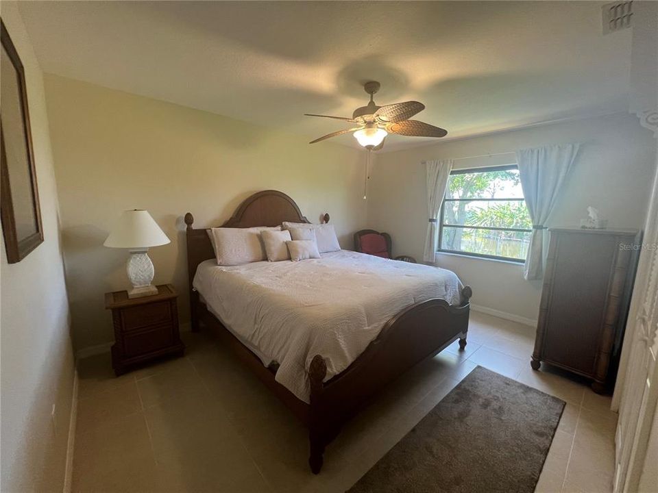 Active With Contract: $1,950 (3 beds, 2 baths, 1776 Square Feet)