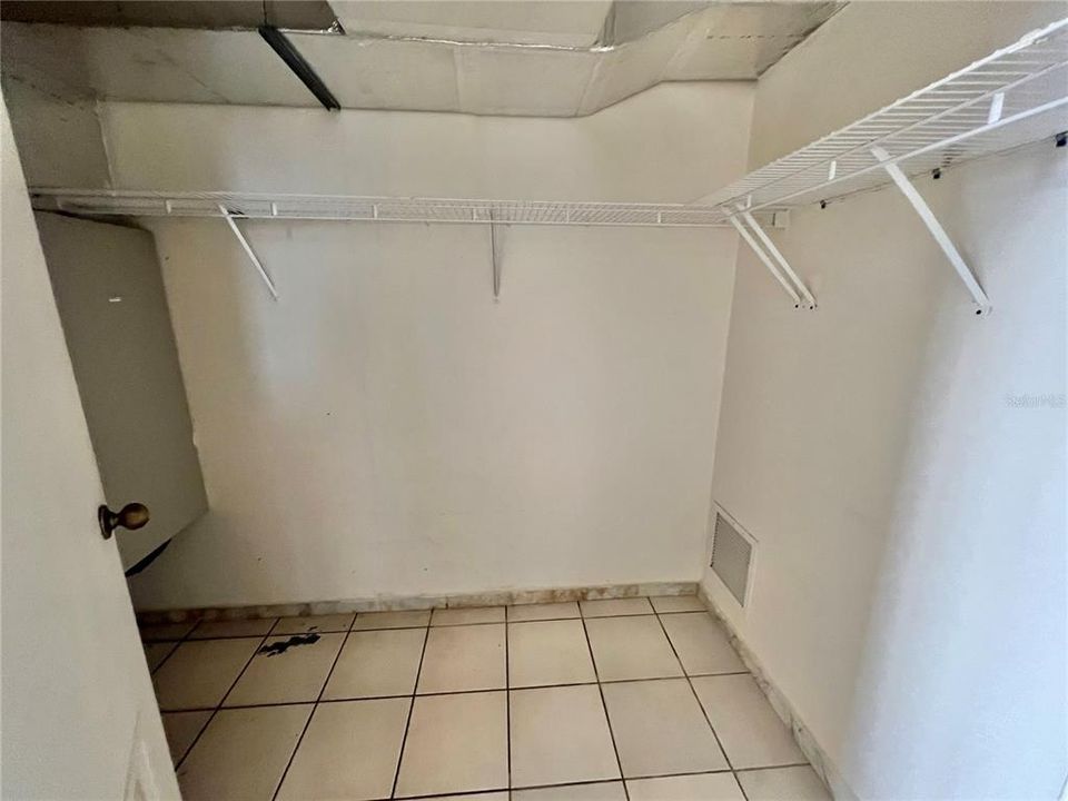 Vendido Recientemente: $239,900 (4 camas, 2 baños, 1758 Pies cuadrados)