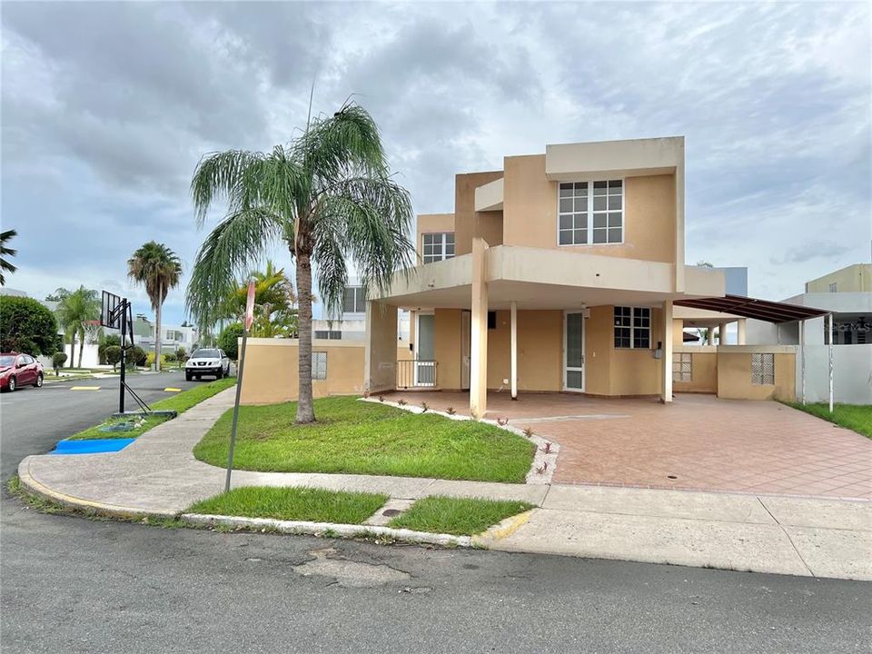 Vendido Recientemente: $239,900 (4 camas, 2 baños, 1758 Pies cuadrados)