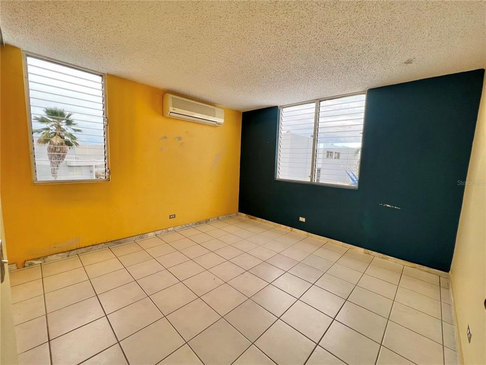 Vendido Recientemente: $239,900 (4 camas, 2 baños, 1758 Pies cuadrados)