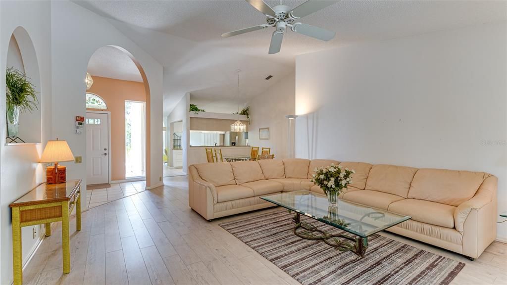 Recently Sold: $515,000 (2 beds, 2 baths, 1936 Square Feet)