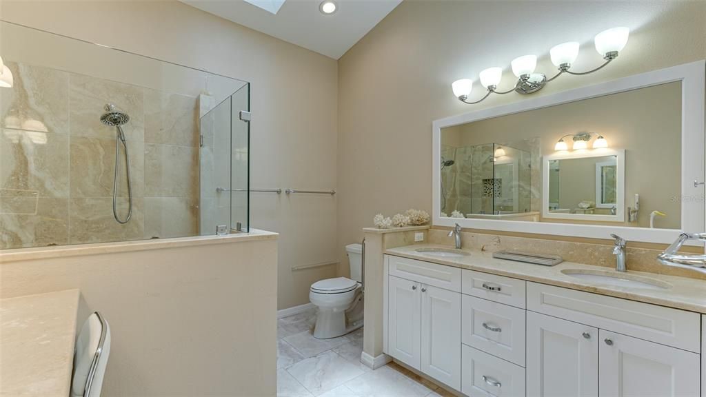 最近售出: $515,000 (2 贝兹, 2 浴室, 1936 平方英尺)