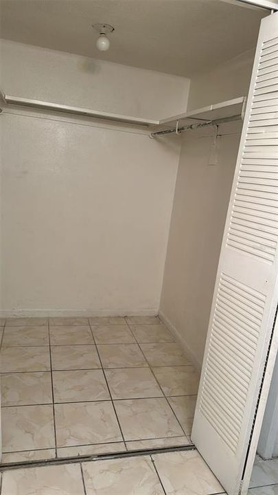 For Sale: $104,500 (2 beds, 1 baths, 936 Square Feet)
