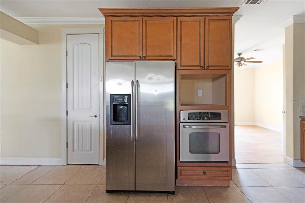 Recently Sold: $600,000 (3 beds, 2 baths, 2726 Square Feet)