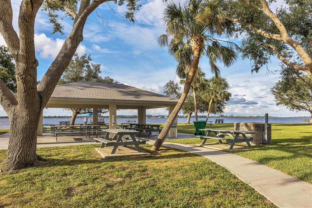 Recently Sold: $860,000 (3 beds, 2 baths, 2116 Square Feet)