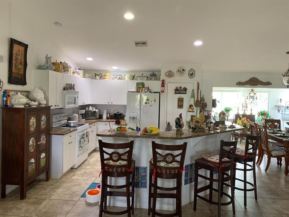 For Sale: $360,000 (3 beds, 2 baths, 2107 Square Feet)