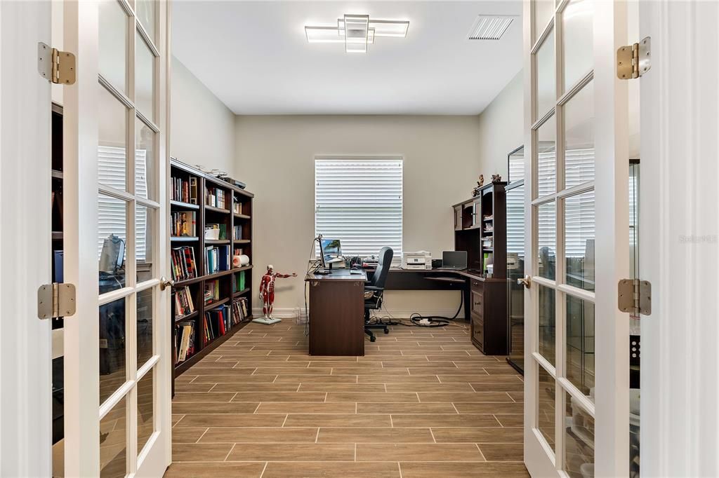 Den/Office w/beautiful double glass doors