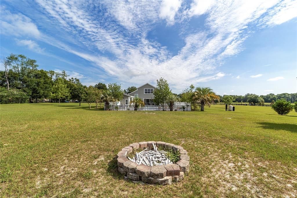 Recently Sold: $725,000 (4 beds, 4 baths, 3608 Square Feet)