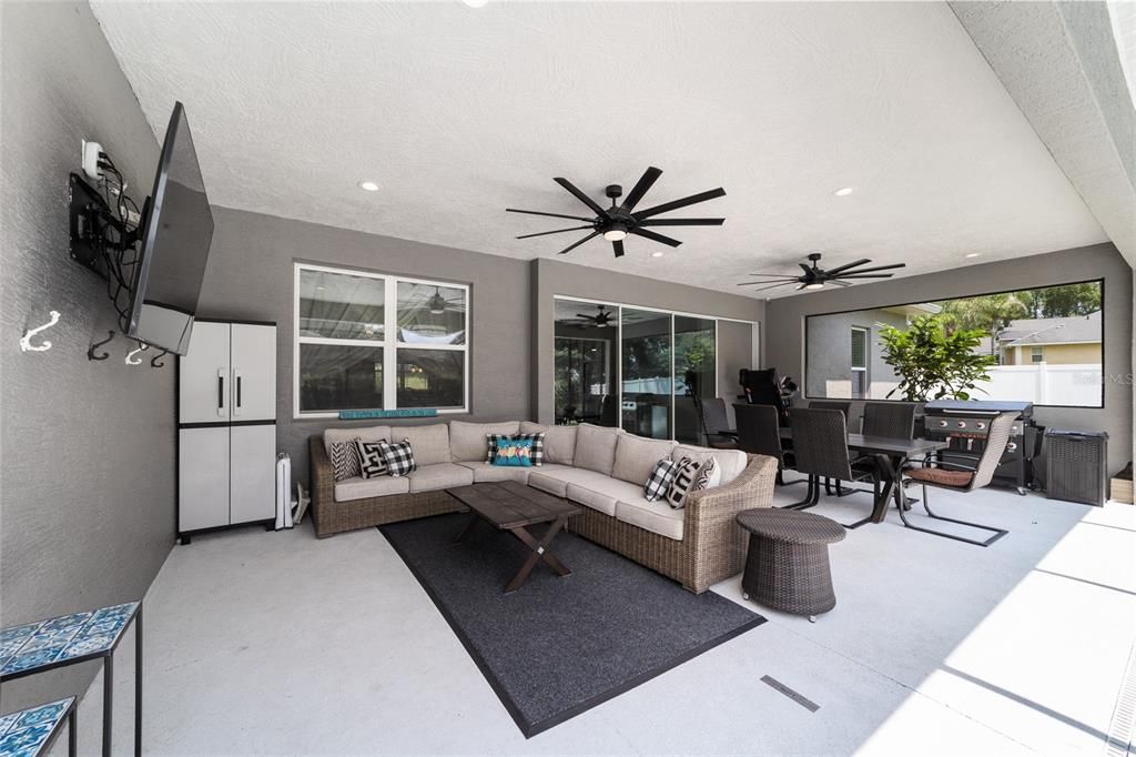 Recently Sold: $622,400 (3 beds, 2 baths, 2433 Square Feet)