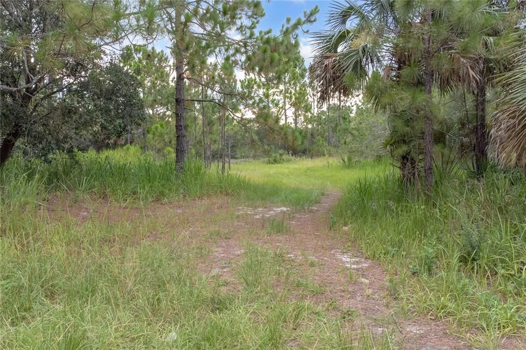 Vendido Recientemente: $90,000 (1.02 acres)