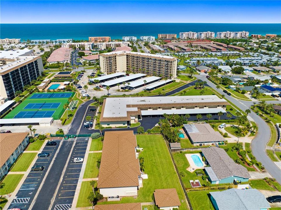 Vendido Recientemente: $219,900 (2 camas, 2 baños, 1092 Pies cuadrados)