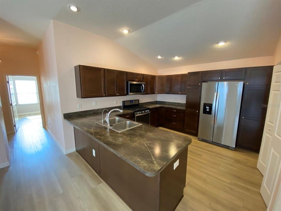 Recently Rented: $1,895 (2 beds, 2 baths, 1280 Square Feet)