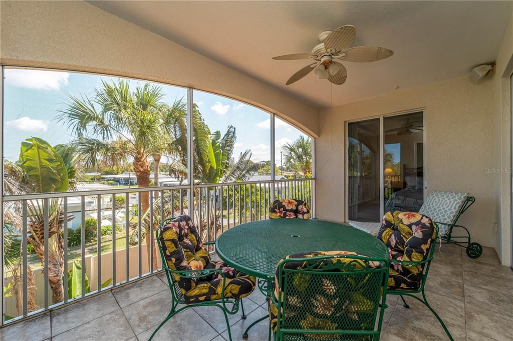 Recently Sold: $499,000 (3 beds, 2 baths, 1571 Square Feet)