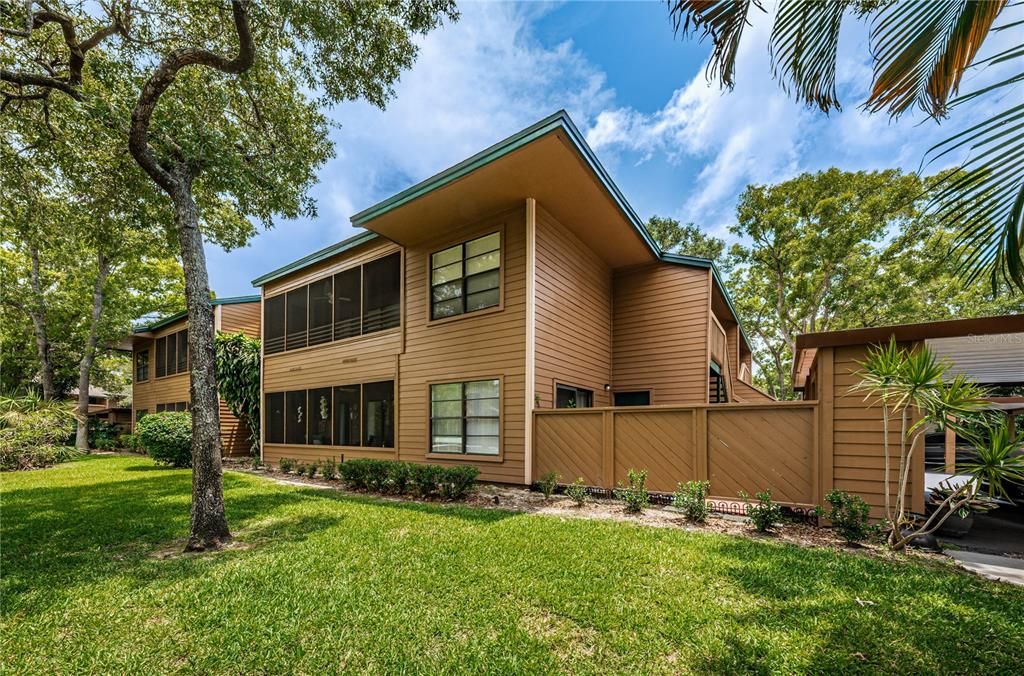 Recently Sold: $255,000 (2 beds, 2 baths, 1050 Square Feet)