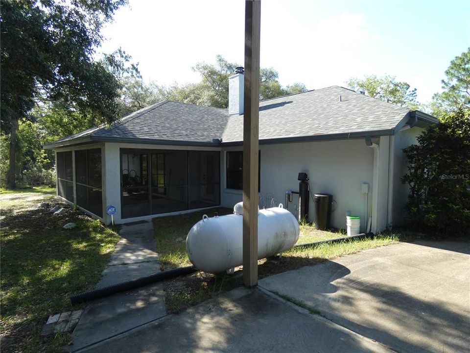 Recently Sold: $249,900 (3 beds, 2 baths, 1696 Square Feet)