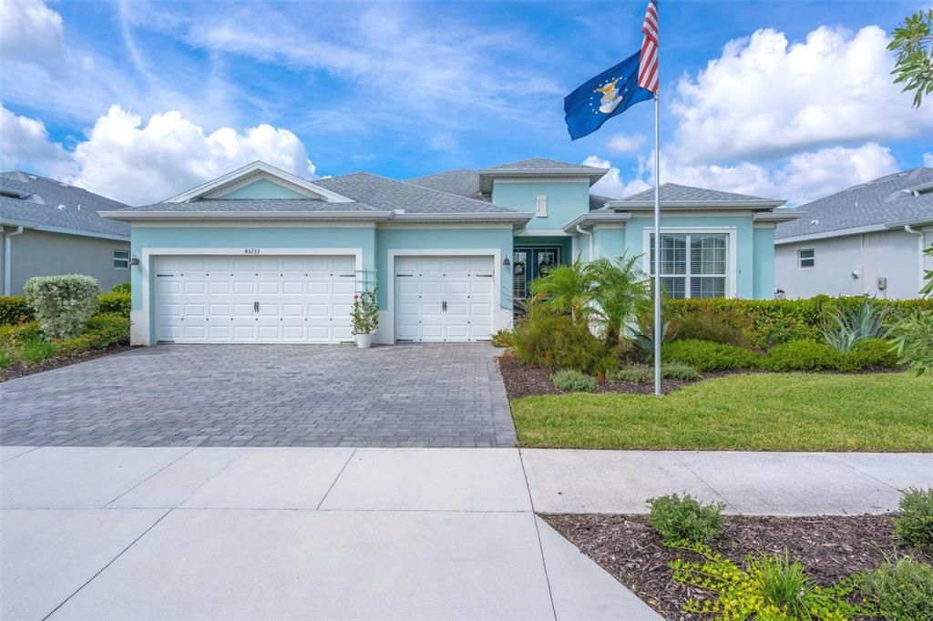 Recently Sold: $750,000 (3 beds, 3 baths, 2448 Square Feet)