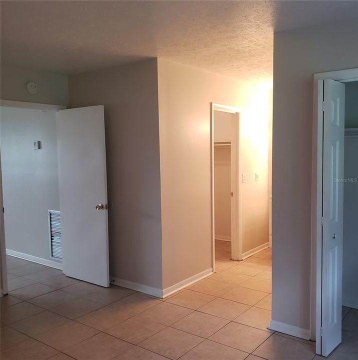 Recently Rented: $1,195 (1 beds, 1 baths, 693 Square Feet)